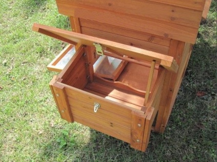 High Quality Chicken Coop with Inside Nesting Box